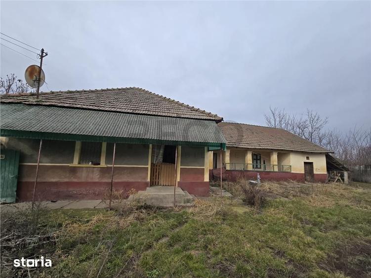 Casă cu 3 camere cu Teren 7900 Mp în Ciumeghiu