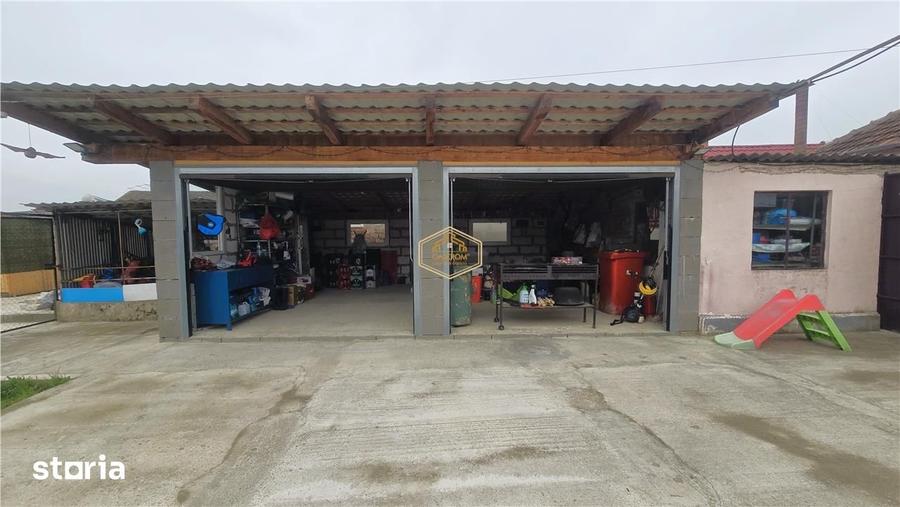 Casă cu 2 camere cu Teren 1528 Mp în Central