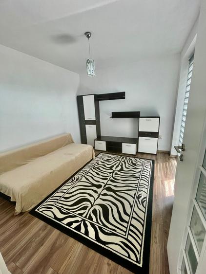 Duplex cu 5 camere cu Canalizare în Iris