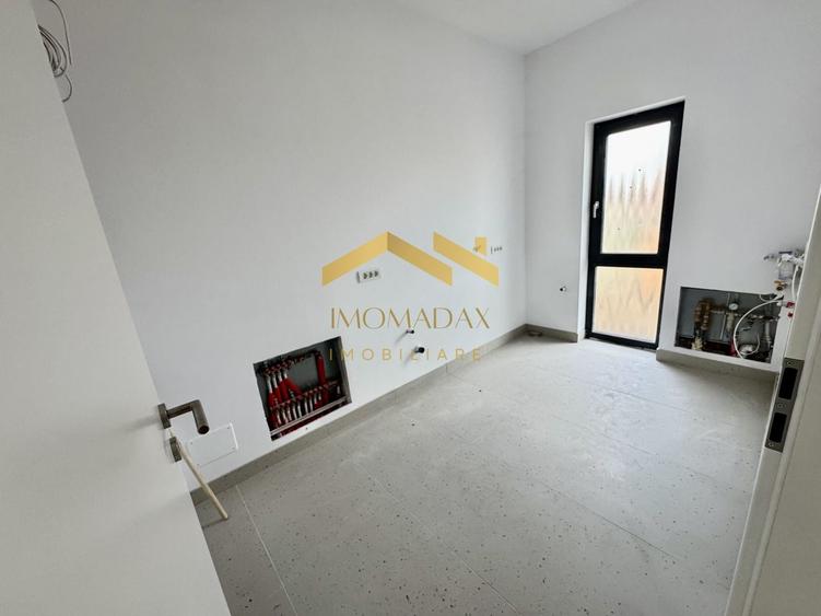 Casă individuală cu 3 camere cu Canalizare în Utvin