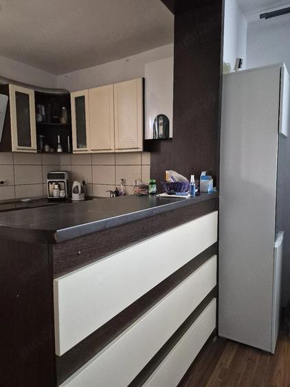 Apartament cu 4 camere decomandat, mobilat în Central
