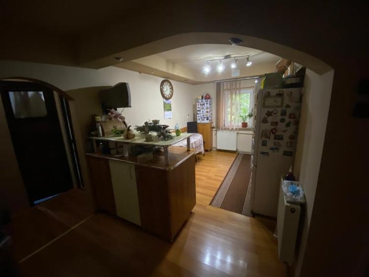 Apartament cu 3 camere decomandat, mobilat în 1 Mai