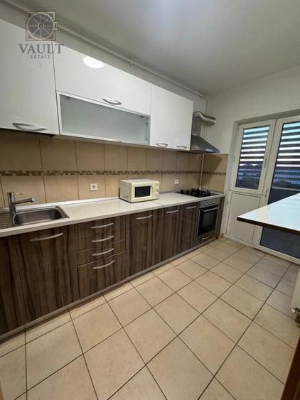 Apartament cu 2 camere semidecomandat, mobilat în Titan