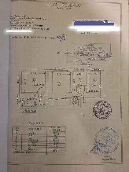 Apartament cu 3 camere semidecomandat, mobilat în Central