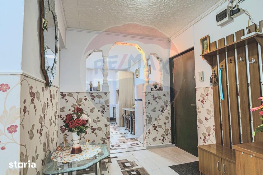 Apartament cu 3 camere decomandat în Vitrometan