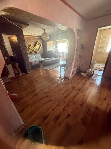 Apartament cu 3 camere decomandat în Mărăței