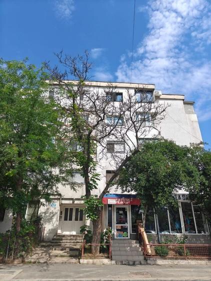 Apartament cu 2 camere decomandat în Micro 17