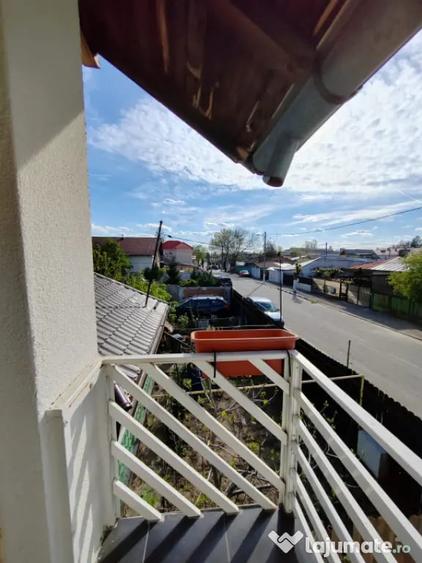 Casă cu 5 camere cu Teren 400 Mp în Bereasca