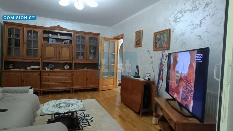 Apartament cu 4 camere decomandat, mobilat în Central