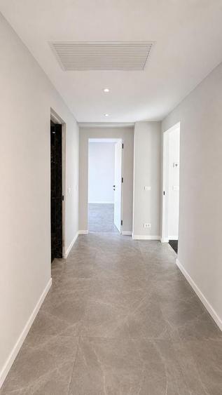 Apartament cu 3 camere decomandat, mobilat în Băneasa
