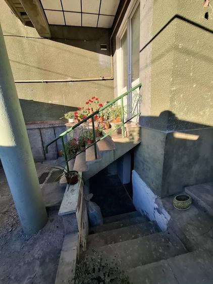 Casă cu Teren 688 Mp în Central
