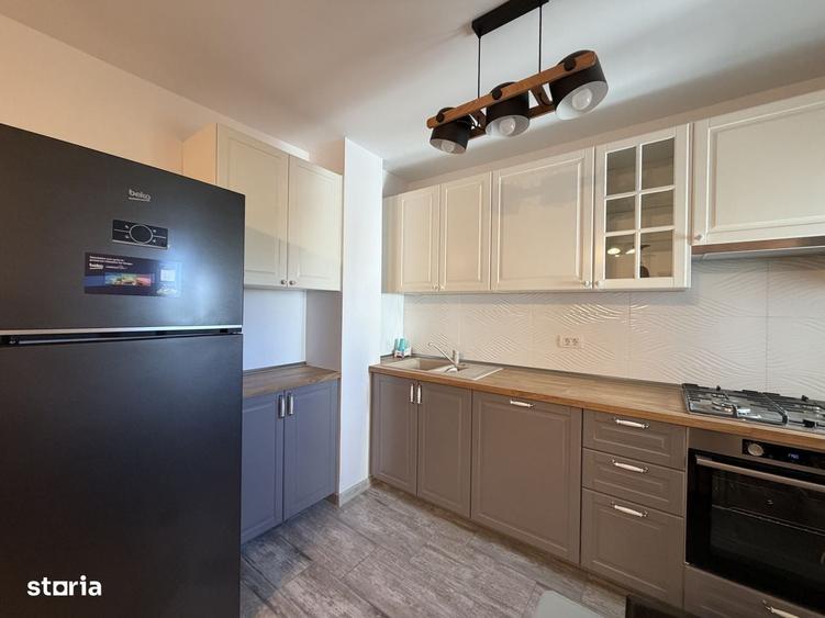 Apartament renovat si mobilat nou | Prima inchiriere | Langa metrou si - 9