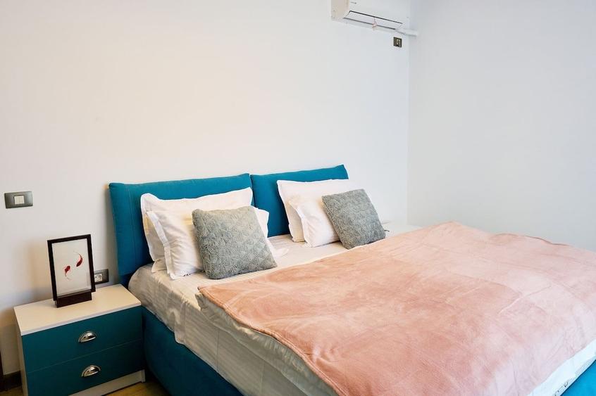 Apartament cu 3 camere decomandat în Mamaia-Sat