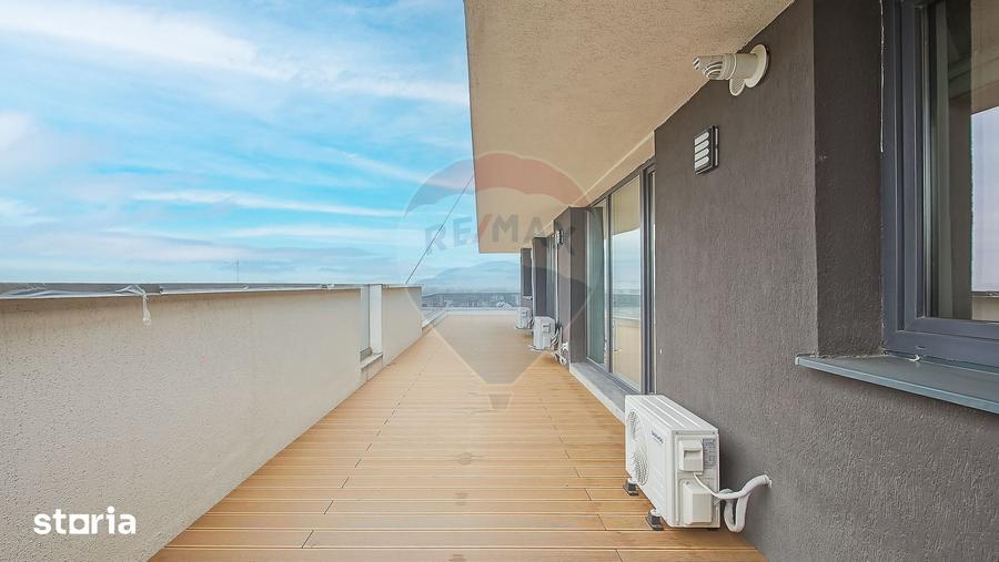 Apartament cu 3 camere decomandat în Tractorul