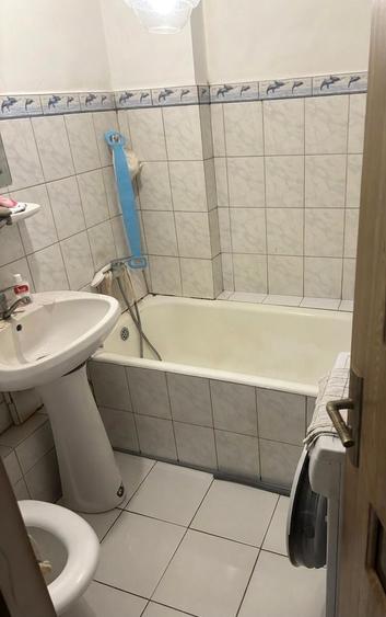 Apartament cu 3 camere decomandat, mobilat în Nerva Traian