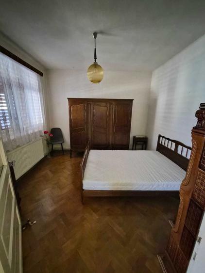 Casă cu 3 camere în Central