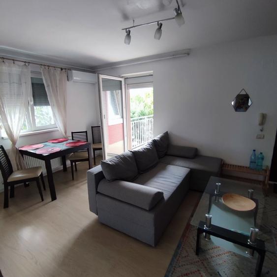 Apartament cu 2 camere semidecomandat în Giroc
