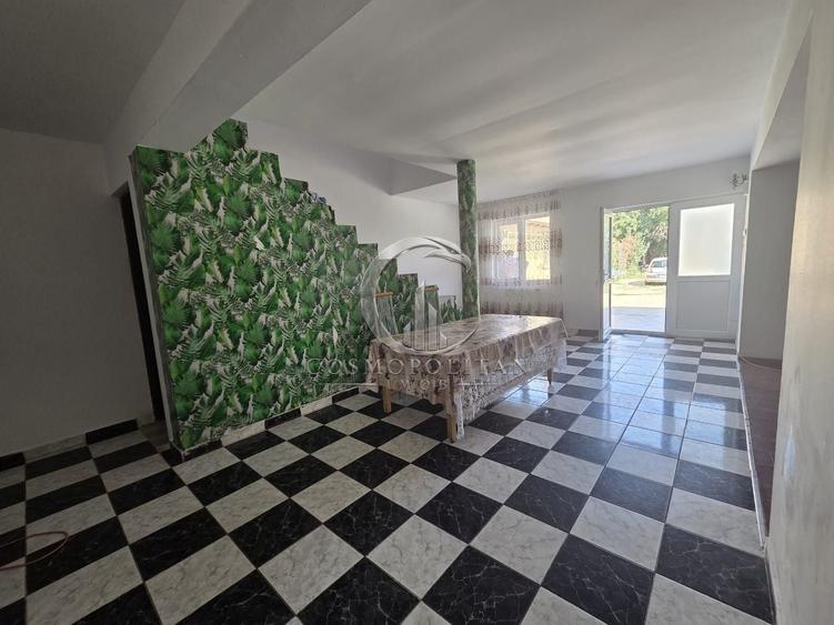 Casă individuală cu 5 camere cu Canalizare în Mărăcineni