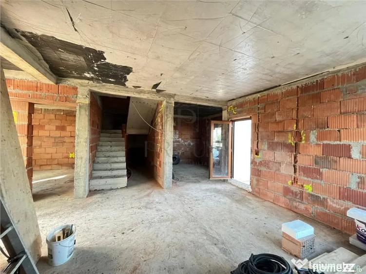 Casă cu 5 camere cu Teren 350 Mp în Săcălaz