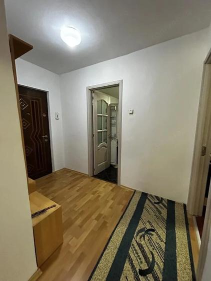 Apartament cu 3 camere decomandat în 9 Mai