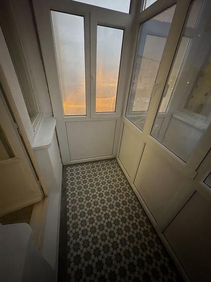Apartament cu 2 camere semidecomandat în Craiovița Nouă