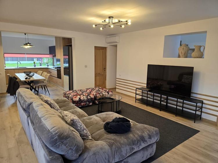 Casă individuală cu 5 camere cu Teren 1000 Mp în Corbeanca