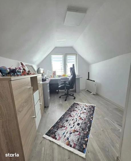 Casă cu 4 camere cu Teren 280 Mp în Chercea