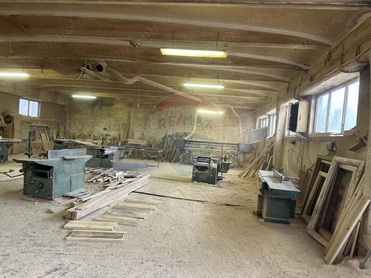 Spațiu comercial, de 445 mp, în Izvoare (Dumbrava Roșie)