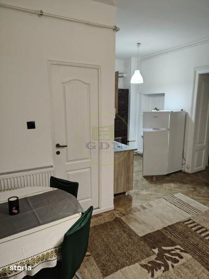 Apartament cu 3 camere, mobilat în Central