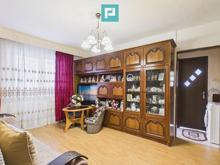 Apartament cu 2 camere semidecomandat, mobilat în Micro 15