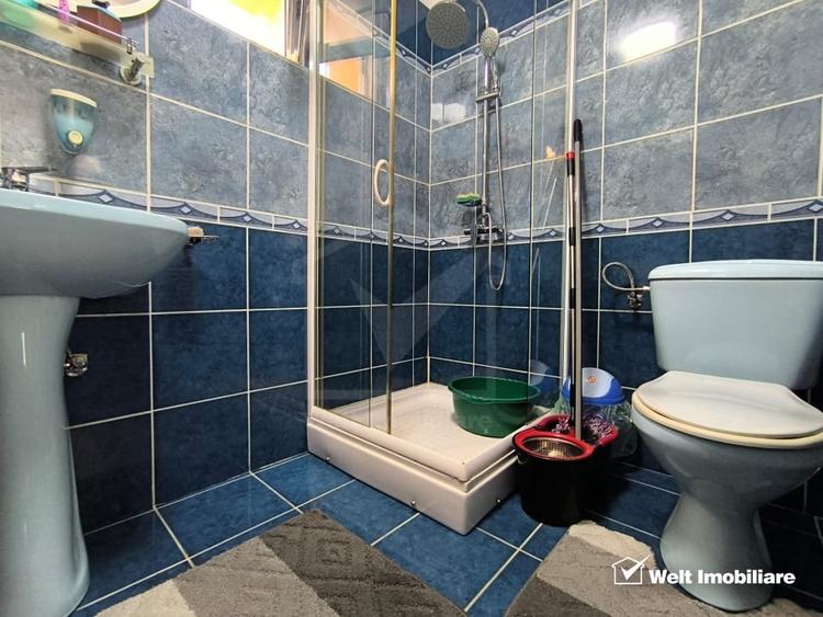 Casă individuală cu 4 camere cu Canalizare în Iris