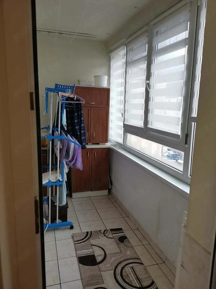 Apartament cu 3 camere decomandat în Mărăței