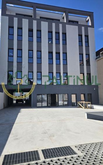 Birou, de 200 mp, în Central