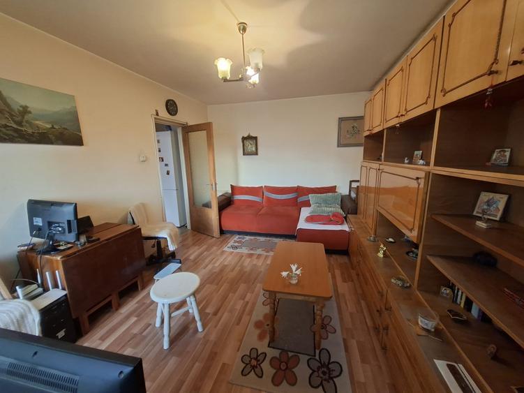 Apartament cu 2 camere decomandat în Obor