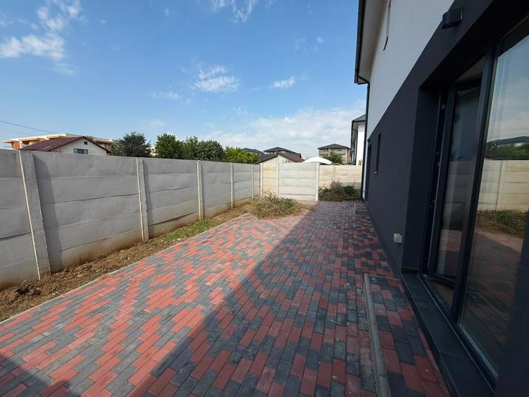 Apartament cu 2 camere în Exterior Est