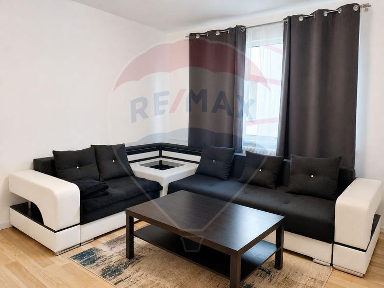Apartament cu 3 camere semidecomandat, mobilat în Gara de Nord