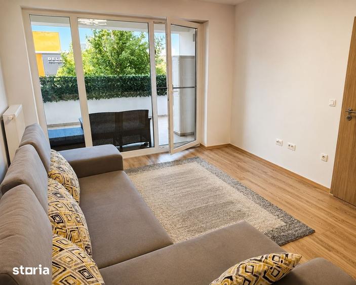 Apartament cu 2 camere decomandat în Tractorul