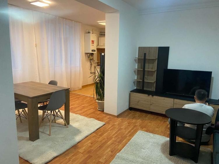 Apartament cu 2 camere semidecomandat în Central