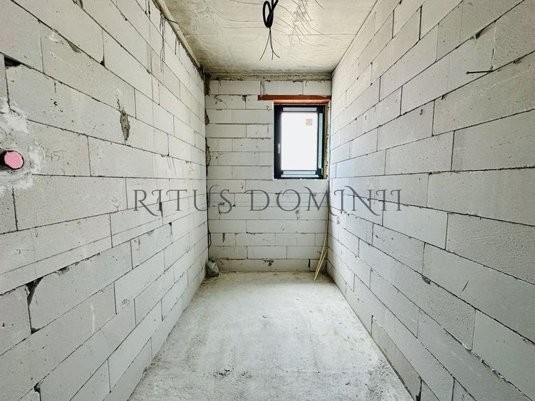 Duplex cu 5 camere cu Piscina în Cantemir