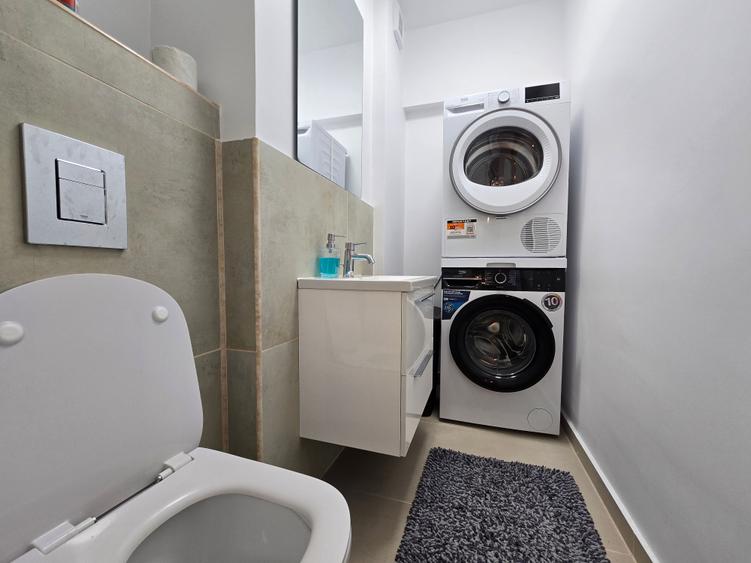 Apartament cu 3 camere decomandat în Olteniței