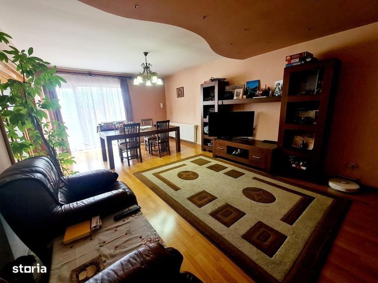 Casă cu 4 camere cu Teren 781 Mp în Central