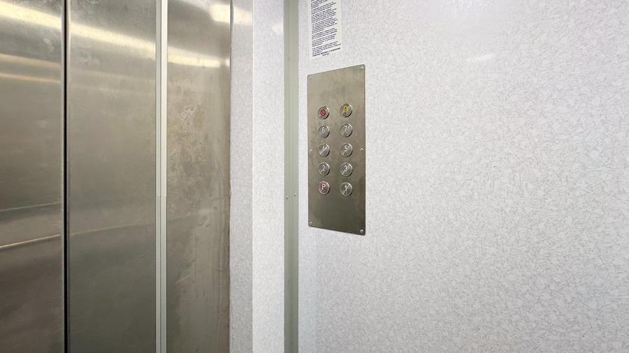 Apartament cu 3 camere semidecomandat în Crângași