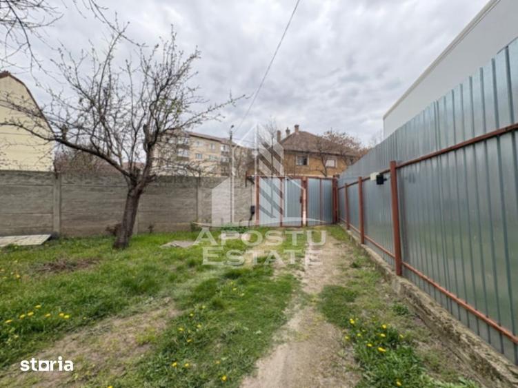 Casă cu 8 camere cu Teren 548 Mp în Fabric