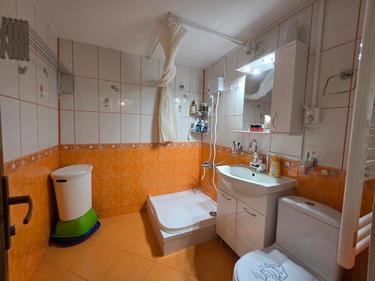 Apartament cu 2 camere decomandat în Colentina