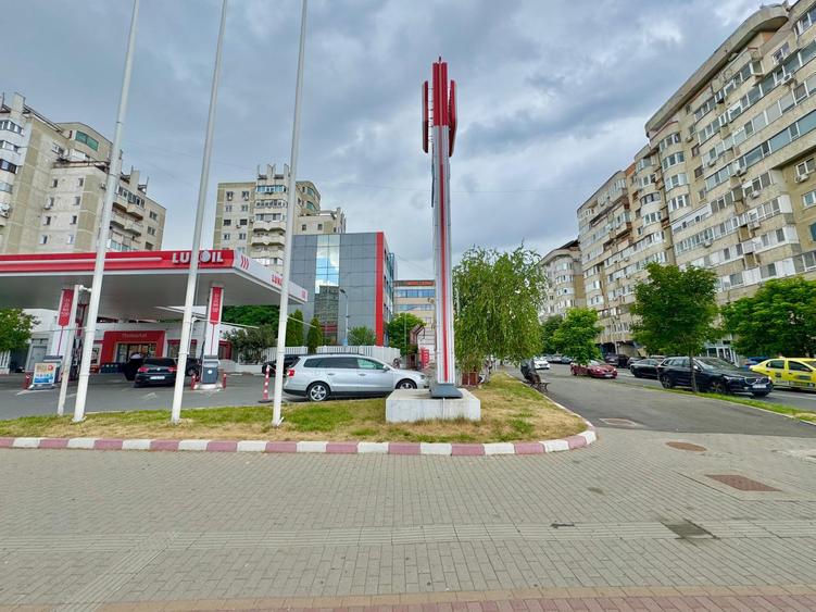 Închiriere Spațiu Comercial- Intersecția Lukoil Păcurari - 1