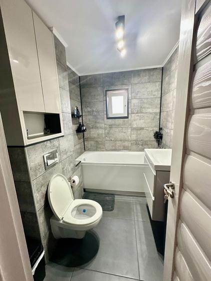 Apartament cu 3 camere decomandat în Sud