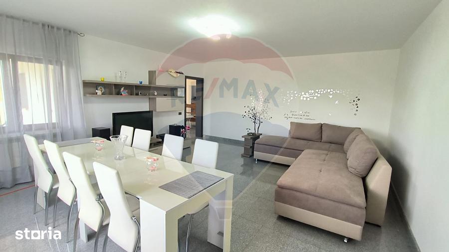 Casă cu 4 camere cu Teren 4151 Mp în Târgu Bujor