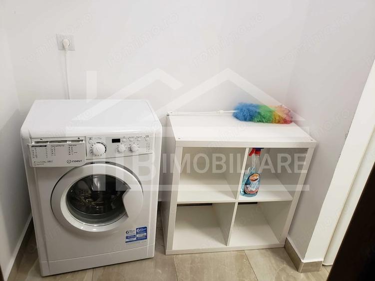Apartament cu 3 camere decomandat în Cornișa