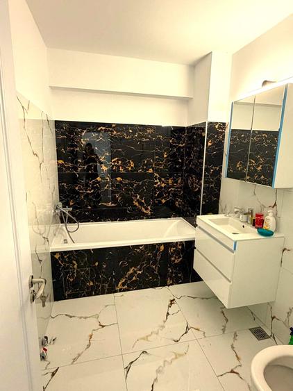 Apartament cu 2 camere decomandat în Casa de Cultură