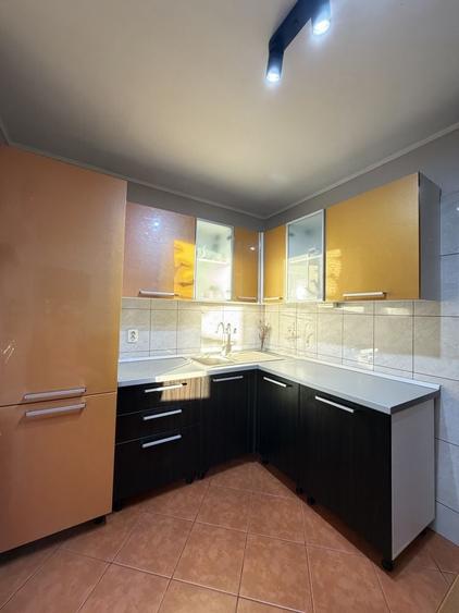 Apartament cu 3 camere decomandat în Dacia